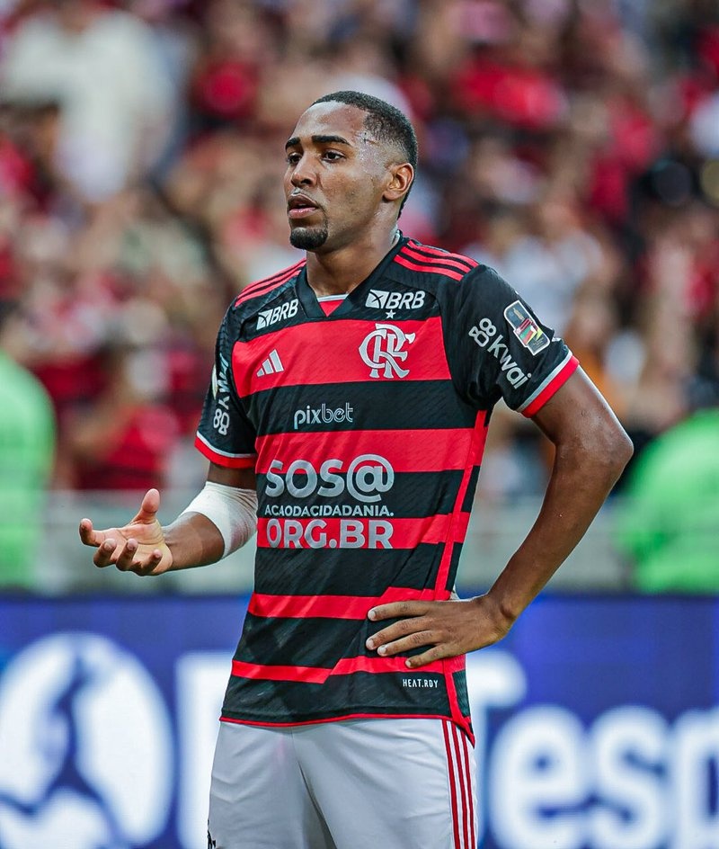 • Mais jovem a fazer gol pelo Flamengo
• Mais jovem a dar assistência pelo clube
• Campeão da Libertadores Sub-20 com gol na final

Lorran, a nova grande promessa do Flamengo!