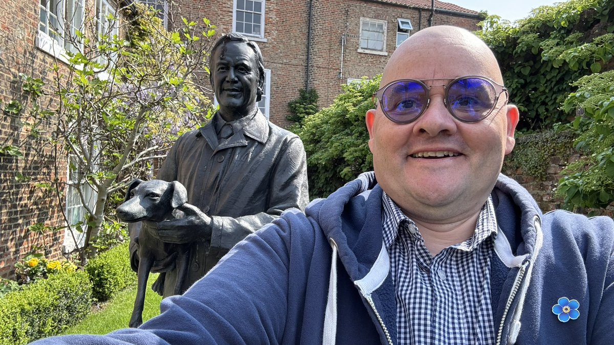 Last day on location filming and I spent an amazing few hours in #Thirsk @jamesherriot Museum. It’s easy to see why it is an award winner, small but perfectly formed and outstanding customer service! #NorthYorkshire #Staycation #Travel #BoardingNow