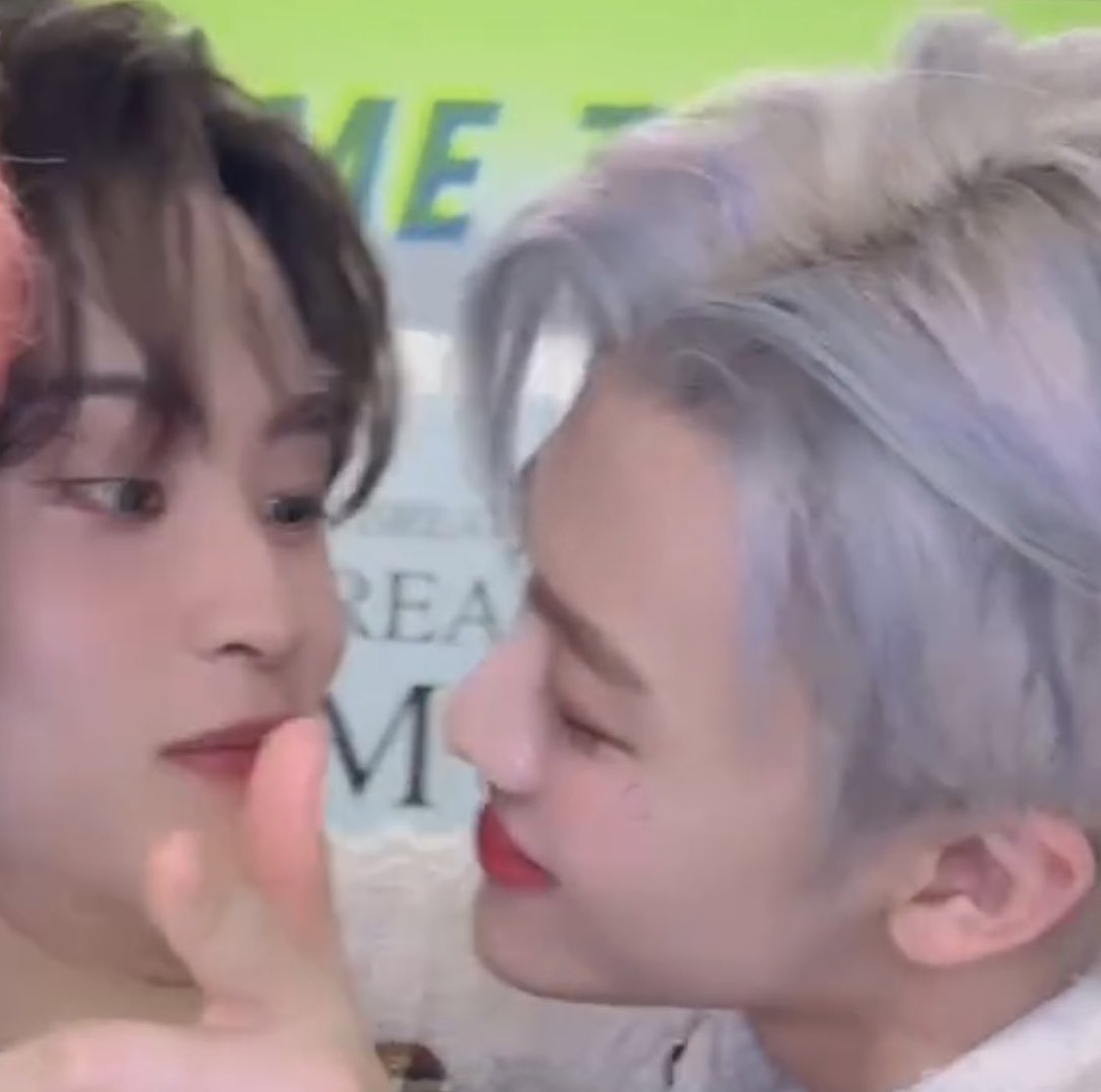 คือเกร็งจนเหนียงออกแล้วอ้วงเอ้ย55555555555555