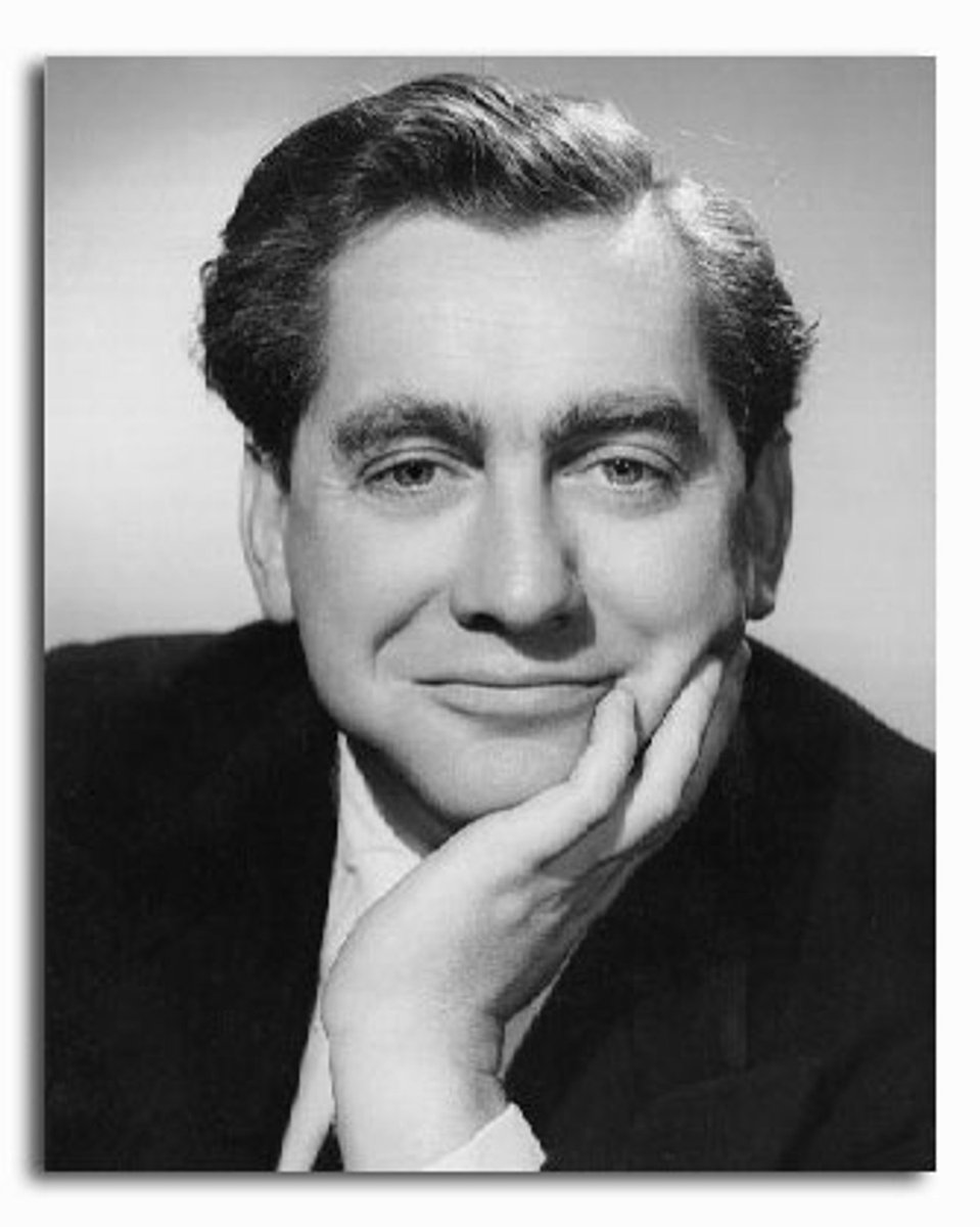 Happy 100th birthday to the inimitable Tony Hancock. A complex man who, with the writing genius of Galton and Simpson, made millions laugh while tackling his own demons. He left us far too soon. #TonyHancock #OTD #HappyBirthday #100