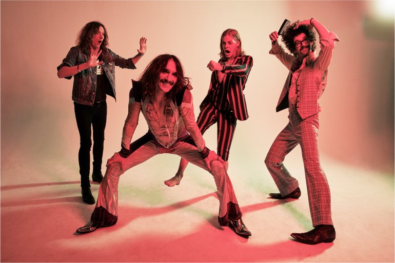 Can we have The Darkness represent the UK for the 2025 #Eurovision please? Do it @JustinHawkins! He's got the talent, stage presence and songs to pull it off. #eurovision24