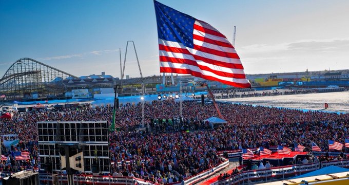 #TrumpRally  

On the left, Taylor Swift in Pittsburgh, crowd #73,000+.

On the right, Trump in Wildwood, crowd NOT EVEN CLOSE TO 73,000...GTFOH with your lies!!!  We are not MAGA morons.