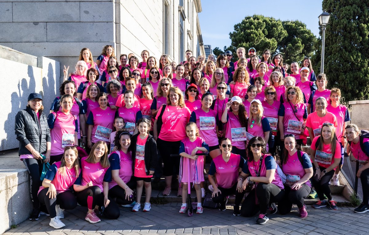 Más de 240 compañeras de @ILUNION y de @GrupoSocialONCE volvemos a demostrar que #TodasContamos. Equipo unido y fuerte, almas comprometidas por una buena causa y mucha energía positiva. @CarreraMujer #MareaRosa