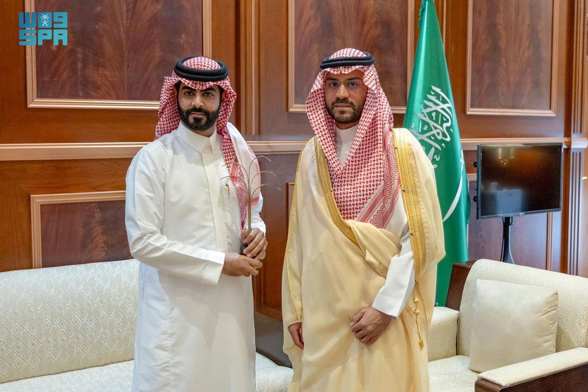 نائب أمير منطقة حائل يستقبل الفائز بجائزة النخلة الذهبية بمهرجان أفلام السعودية.
spa.gov.sa/N2101183
#واس_عام