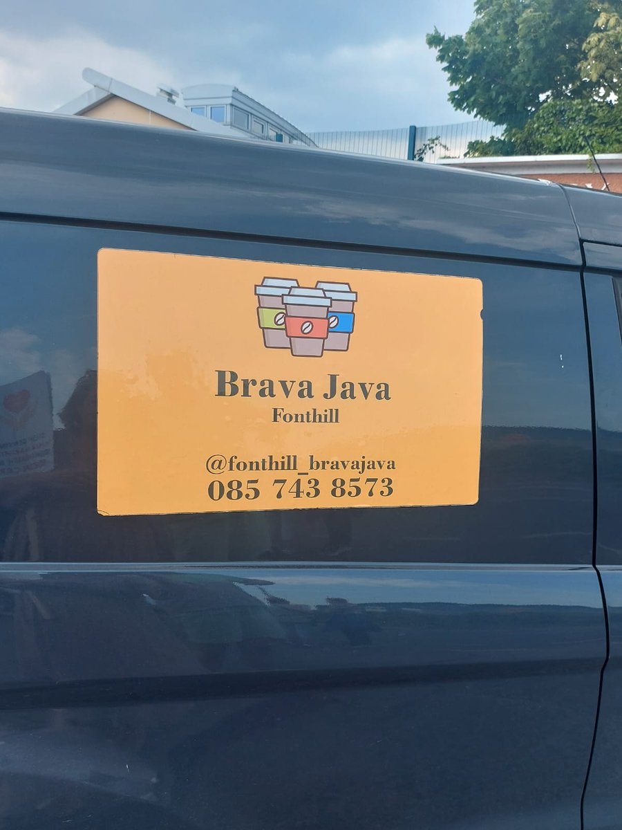 Sincere thanks to Thomas from #BravaJava who arrived up with cold drinks to all those protesting today at #CherryOrchardHospital 
The community support from #Ballyfermot is hugely appreciated 💕