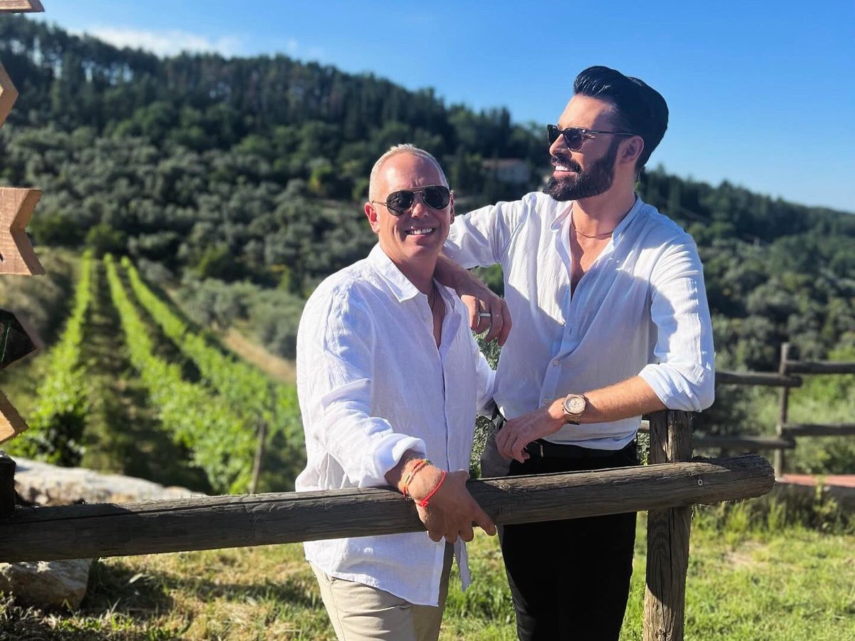 R Y L A N tweet media