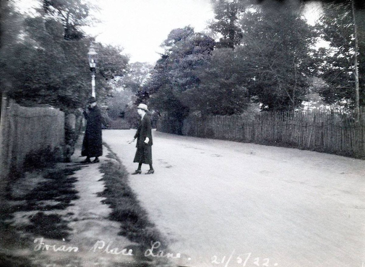 Friars Place Lane, 1922, Acton.