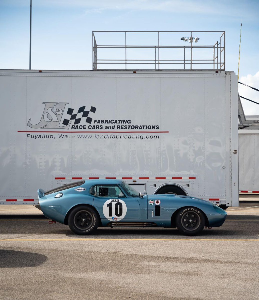 A Daytona Coupe in #Daytona 🩵🏁 🇺🇲 #classic #race #car