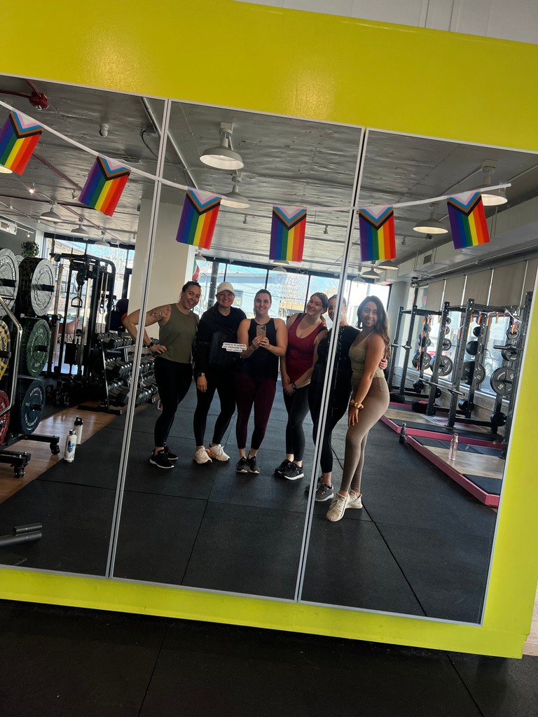 Weekend workouts with new friends (followed by coffee chats to unwind and catch up) are some of our favorite ways to meetup! 
l8r.it/frMg

#socialclub #femalefriendship #womenstartup #femalefounders #thewomenssocialclub