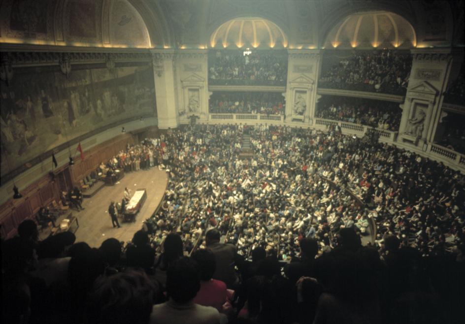 French unions and left-wing parties called for a 24-hour general strike in support of student protests on May 13, 1968 while students regained the Sorbonne and proclaimed its permanent occupation, opening it to round the clock debates and meetings. #OTD #France #Mai68