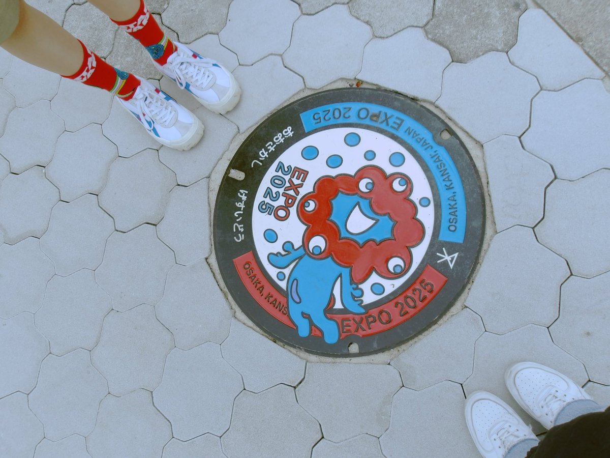 ZZZ_zkym's tweet image. 大阪はよい地面、よい造形に出会い、ガチめのいい旅夢気分で終了。本当に素晴らしい旅行だった…

以上。新しいカメラで遊びまくった写真達でした。
#kodakpixpro
#デジカメ