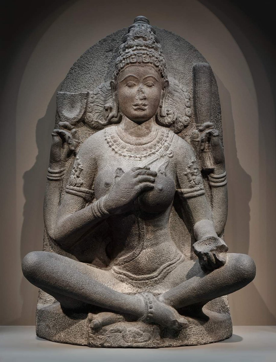 Statue of Yogini (10th Century CE), belonged to Chola Dynasty, Tamil Nadu, India :

A yogini is a female master practitioner of tantra and yoga, as well as a formal term of respect for female Hindu or Buddhist spiritual teachers in Indian subcontinent,  Southeast Asia and Greater…
