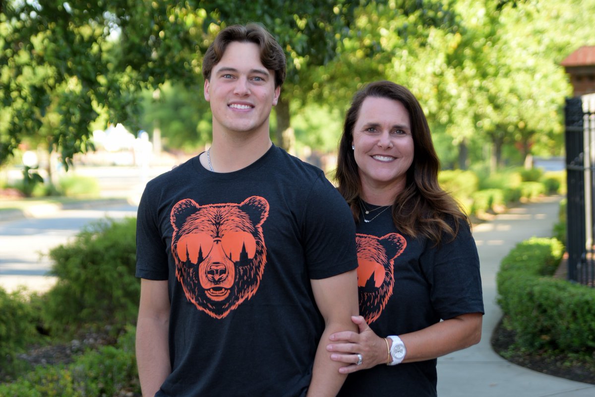 Our 2024 Week of Giving campaign comes to a close at 8 p.m. today. Make a gift in honor of a special mom in your life and grab one of this year’s limited-edition Mercer T-shirts. mugiveback.com #MUgiveback