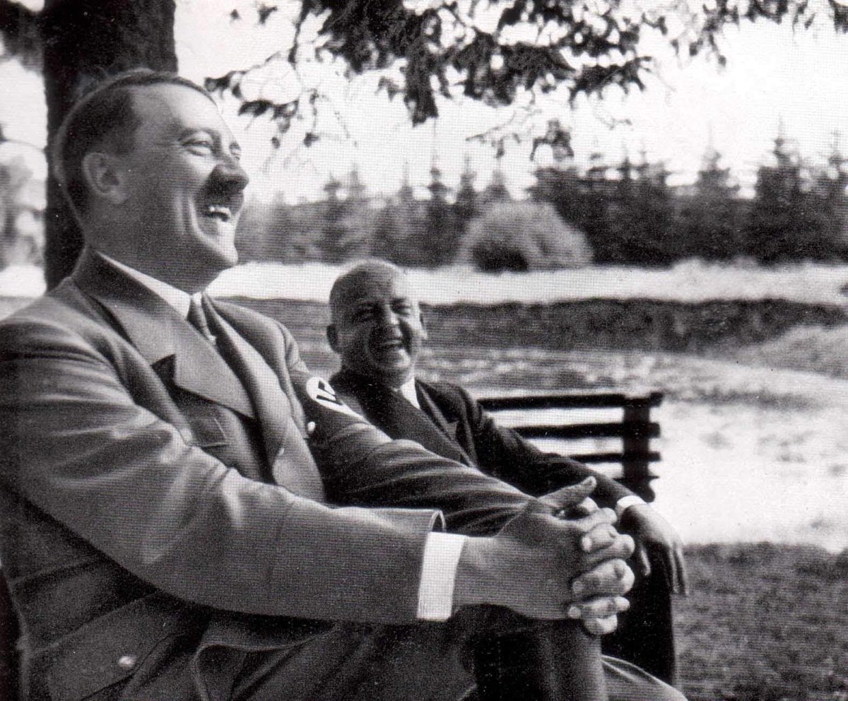 Adolf Hitler y los soldados nazis consumían drogas
Durante la II GM, los médicos alemanes prescribían una metanfetamina llamada Pervitin cuando las tropas se sentían cansadas o deprimidas. Documentos históricos sugieren que Hitler inhalaba un polvo blanco para tratar su sinusitis