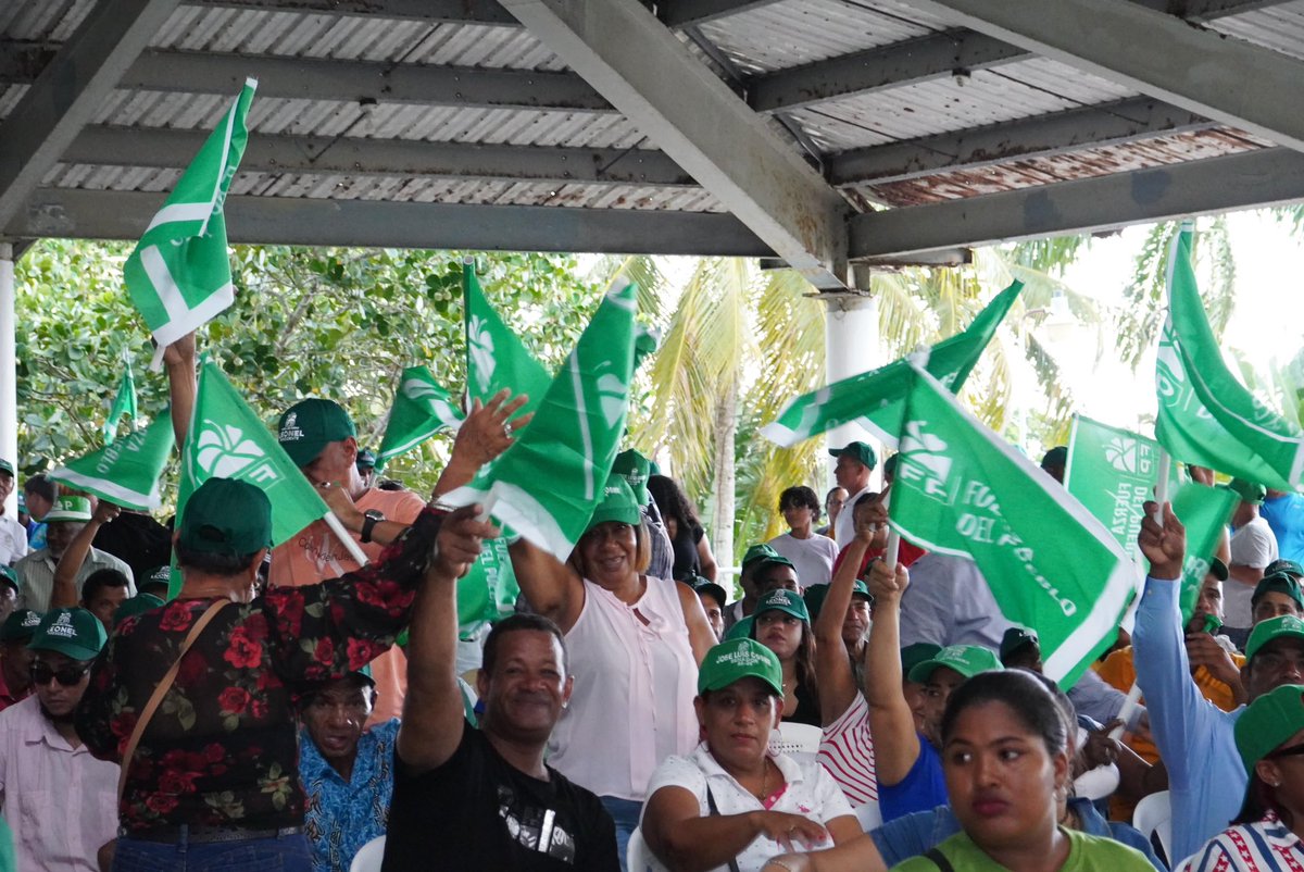 keylaReyna04's tweet photo. En la tarde de ayer, sábado 11 de mayo, la candidata a vicepresidenta de la Fuerza del Pueblo, @ingridmendozap, participó en un masivo acto de cierre de campaña en la provincia María Trinidad Sánchez. 

Este acto consistió en apoyar al candidato a senador por la #FuerzaDelPueblo, José Luis Cosme, y a los candidatos a diputados y diputadas de la provincia. 

En el acto, la candidata a vicepresidenta resaltó las grandes obras hechas por Leonel en Nagua y sus municipios.

#VolvamosPaLante
#FuerzaDelPueblo
#IngridMendoza
#LeonelFernandez 
#Vota3