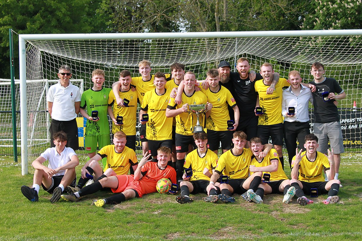 A report on yesterday's Fountain Trophies Cup Final between @MELKSHAMTOWNFC Res and @LarkhallAthlet1, which was won 2-0 by Melksham is now on the League website. There is also a brief round-up of 3 games played in the Premier Division & Division 1. wiltshireseniorleague.co.uk/24-05-11premdi…