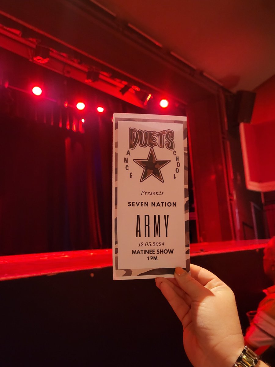 Mrs Mitchell tweet media