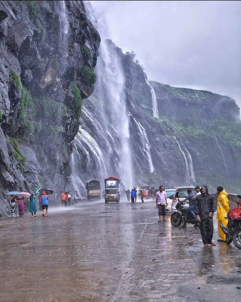 10 of the most Beautiful Monsoon Destinations of India🇮🇳 1. Malshej Ghat