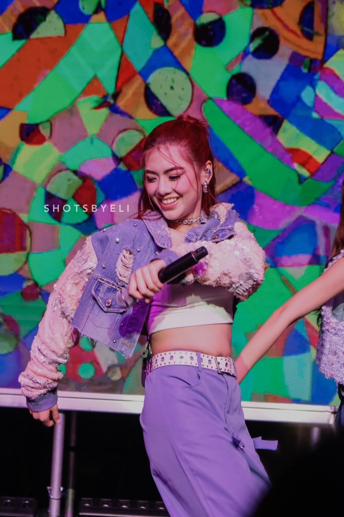 shotsbyeli_'s tweet image. Abujing abujing! 🤏🏼 @bini_mikha 

#BINI @BINI_ph #CreatorWeek #MusicMattersLive #MusicMattersLive2024 #BINIinSingapore #BINIxMusicMattersLive