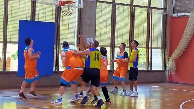 horitzo's tweet photo. A un pas del títol de Lliga Catalana.
Llegeix la notícia sencera a https://t.co/0CUxQTjOrl
#clubesportiuhoritzó #esportadaptat #lligacatalana #basquet #acell https://t.co/lRCTLQcKCQ