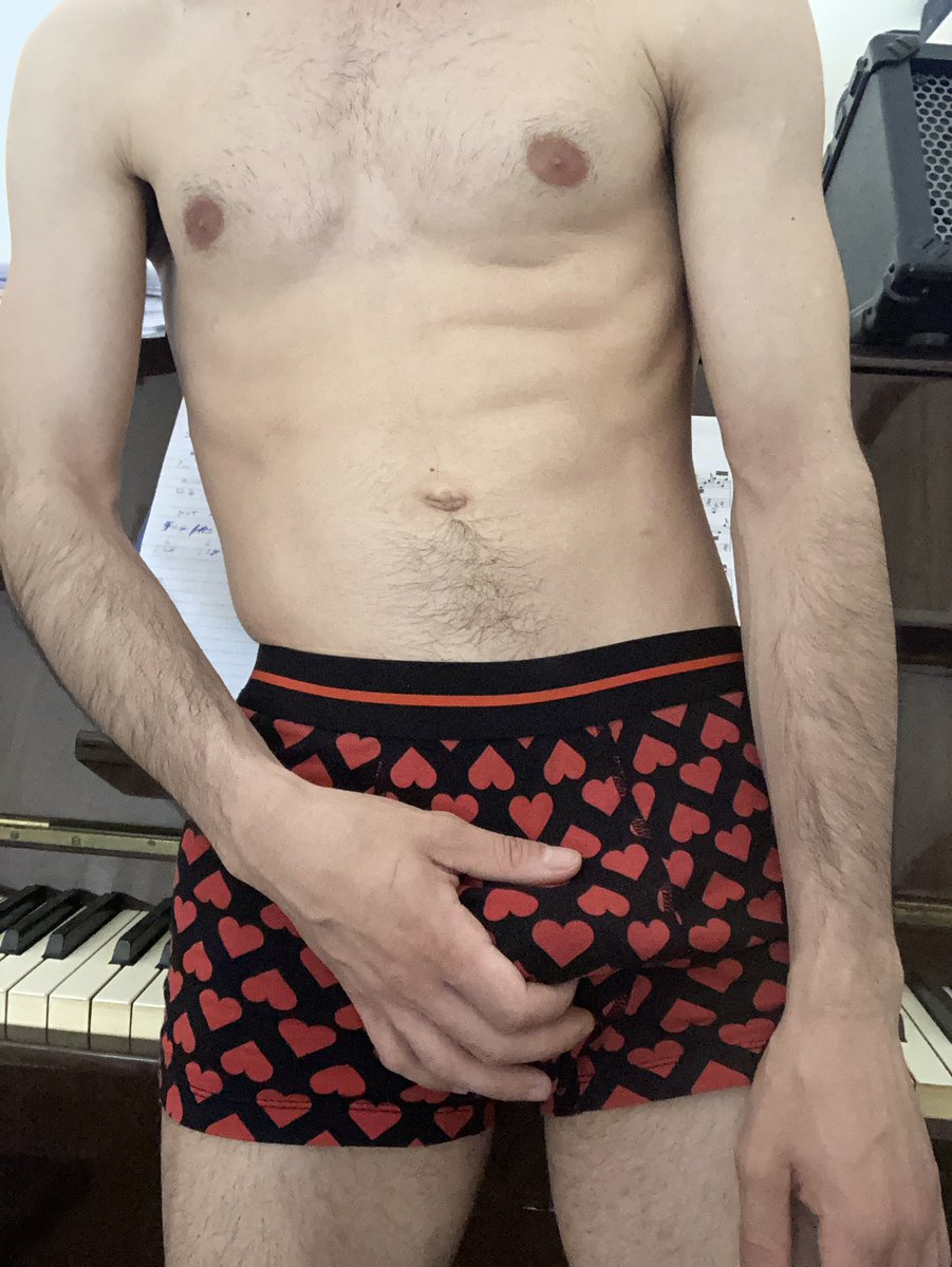 velvet_key's tweet photo. this afternoon gonna make me hard 
Dm me for exclusive pictures and total submission 💸📲🤤

#findomadd #findompiggy #scallydom #scallyboy #cashmaster #pants #feet #syssy #gaypig #piggy #cashpig https://t.co/fROMUy91pr