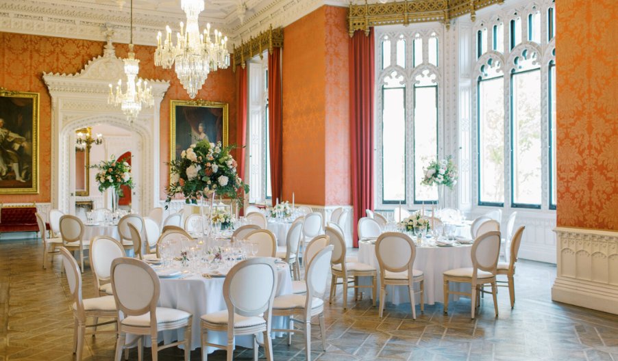 Wedding season is here! 💖🌻💍 If you're looking for the perfect place to gather all your loved ones, celebrate love and dance the night away... Richmond upon Thames is the place to be. Browse our Wedding reception venues below... visitrichmond.co.uk/inspire-me/wed… #WeddingInspiration