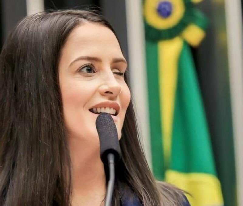 A querida Amália Barros foi ao encontro do nosso Pai celestial! Nossa solidariedade aos familiares e amigos 🌻 O Brasil perde um expoente da luta relativa à toxoplasmose e à visibilidade de pessoas monoculares. Amália inspirou a Lei 14.126/2021, que classifica a visão com