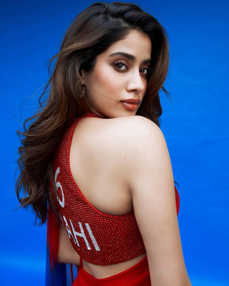 #JanhviKapoor for the trailer launch for #MrAndMrsMahi.