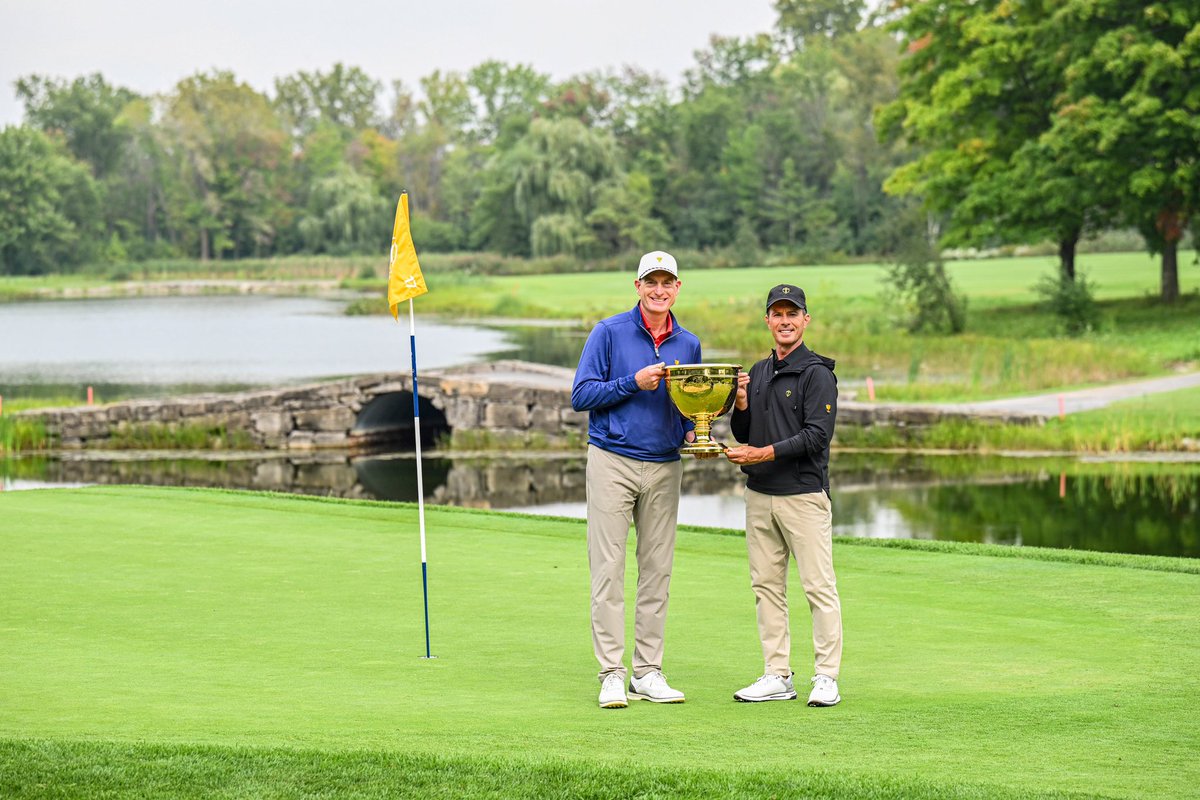 All the birthday love for our 2024 Presidents Cup Captains, @JimFuryk and @MWeirsy!

Tous nos vœux d’anniversaire pour nos Capitaines de la Coupe des Présidents 2024, Jim Furyk et Mike Weir !