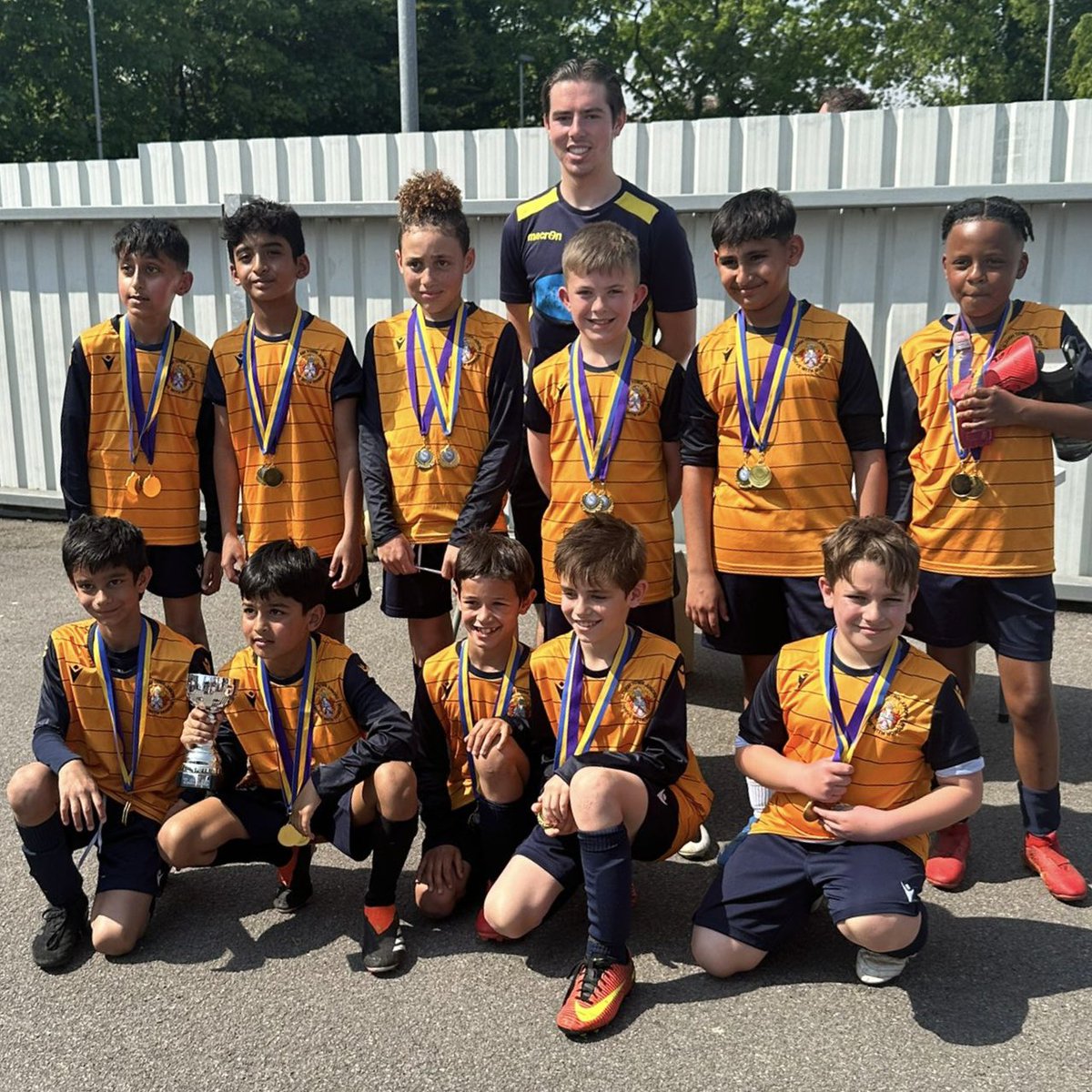 Congratulations to our U10s, winners of the Thames Valley Development League Plate this morning! 🏆 They won the final 4-2 with goals from Lee, Earnest, Koroush and AJ. #OneSlough