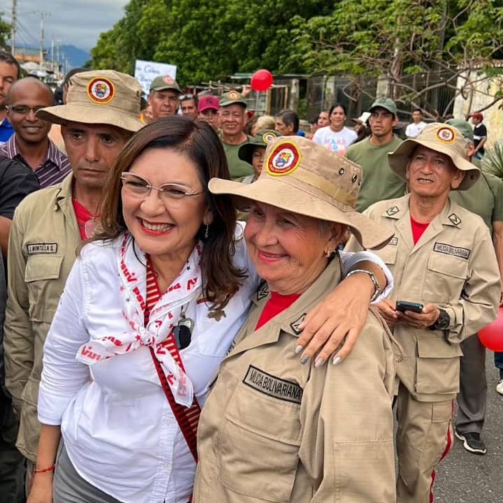 #Barinas está en la calle respaldando al hijo de Chávez @NicolasMaduro ❤️ En esta movilización popular sentimos la energía de la victoria del próximo #28Jul #Barinas es Chavista ✊