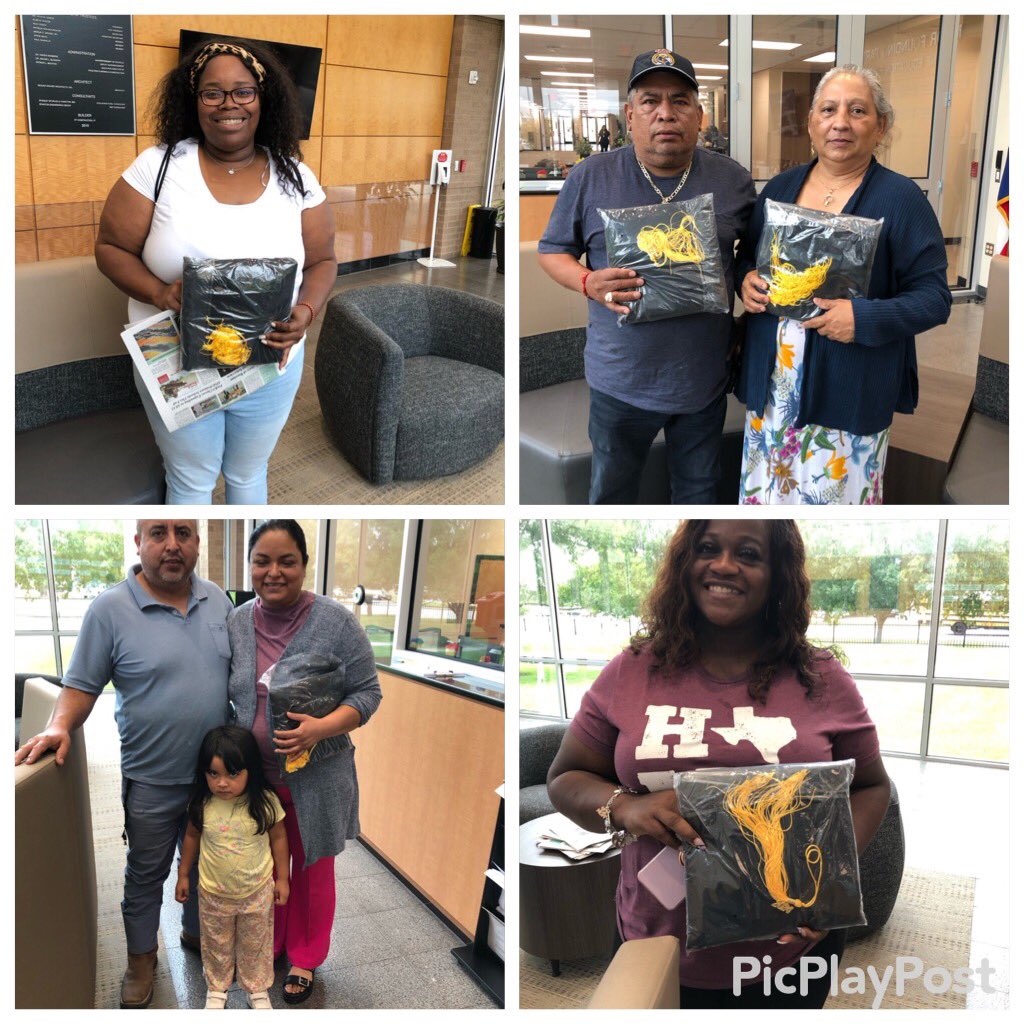 Parents are ready to celebrate a year of hard work. Five hundred parents are graduating this year #FCUniversity @AldineISD #AdultEducationinAction @adultliteracyh1 @LiteracyTexas @COABEHQ @MASBATX @gforoi