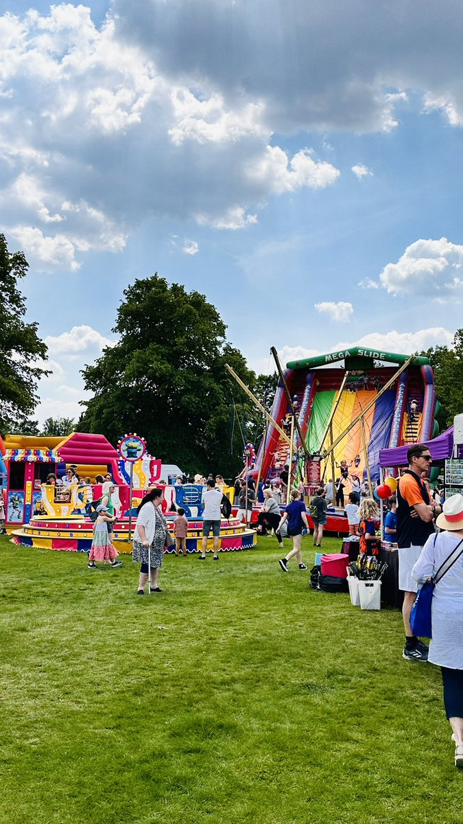 #dittonsfair open and enjoying the sun