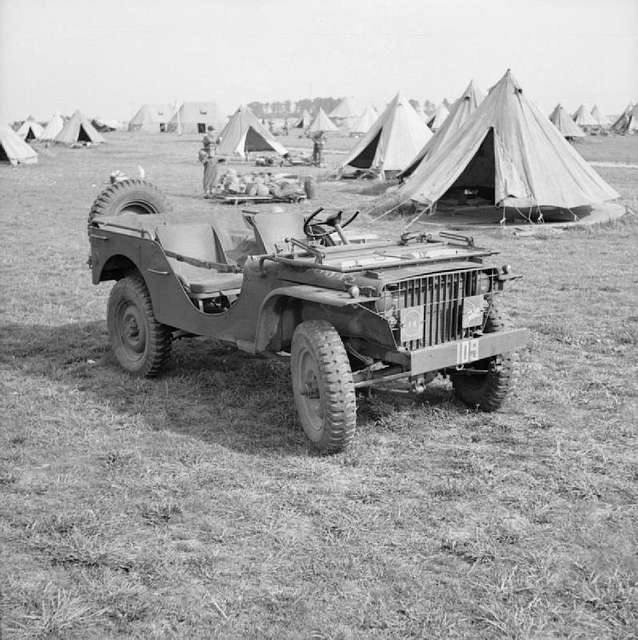 Sitting pretty! Have an awesome Sunday! #vintage #sundayvibes #legends #history .................... Happy Sunday! #sunday .................... 📸 Unknown #jeep #jeeplife #legendary1941