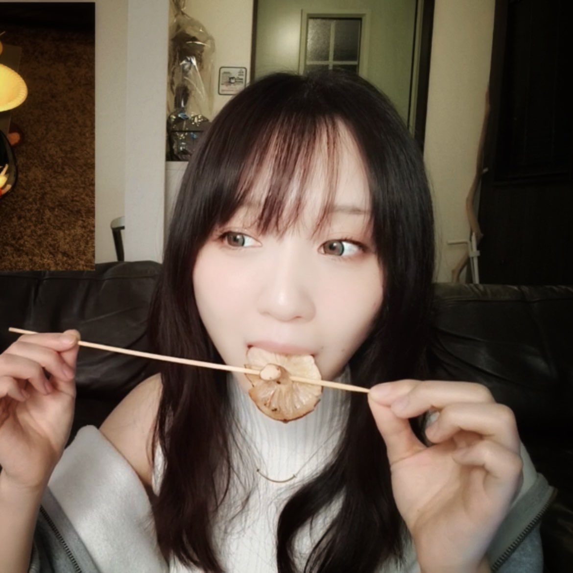 先に謝っておきます。ごめんなさい🙏
綺麗なお姉さんが、
ソーセージ🌭と
きのこ🍄‍🟫を食べているところです。
#伊織もえ #iorimoe #伊織萌
#japanesegirl #cosplayergirl 
twitch.tv/moe_iori