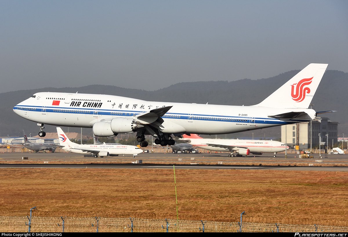 An Air China B747-8 seen here in this photo at Kunming Airport in December 2019 #avgeeks 📷- SHEJISHIKONG