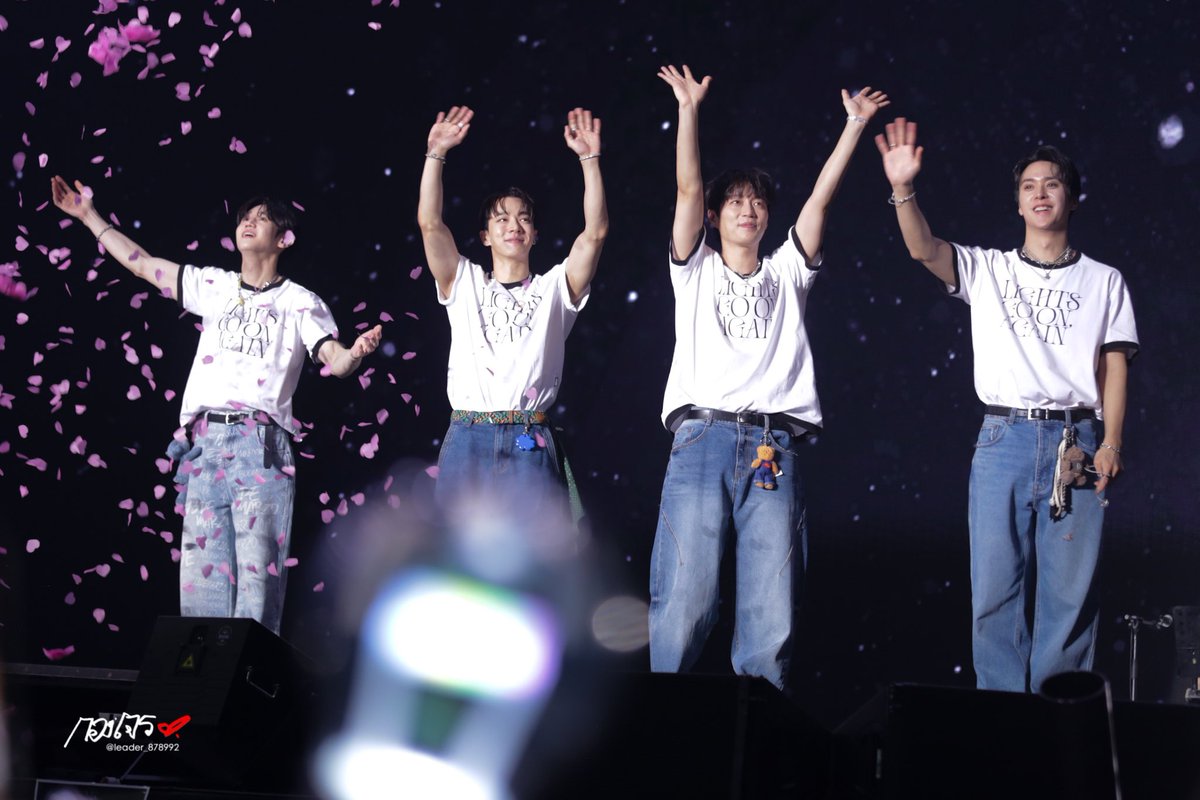 HIGHLIGHT LIVE 2024 [LIGHTS GO ON, AGAIN] 💡🌹

#하이라이트 #HIGHLIGHT
#LIGHTS_GO_ON_AGAIN
#비스트 #BEAST
#하이라이트X비스트
#HIGHLIGHTXBEAST