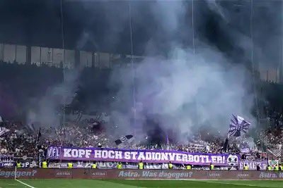 ultras1899_'s tweet image. Sankt-Pauli - VfL Osnabrück #parcage #gasteblock #VioletCrew #Fanszene #Osnabrück #ultras #FCSPVFL #VFL (12.05.24)