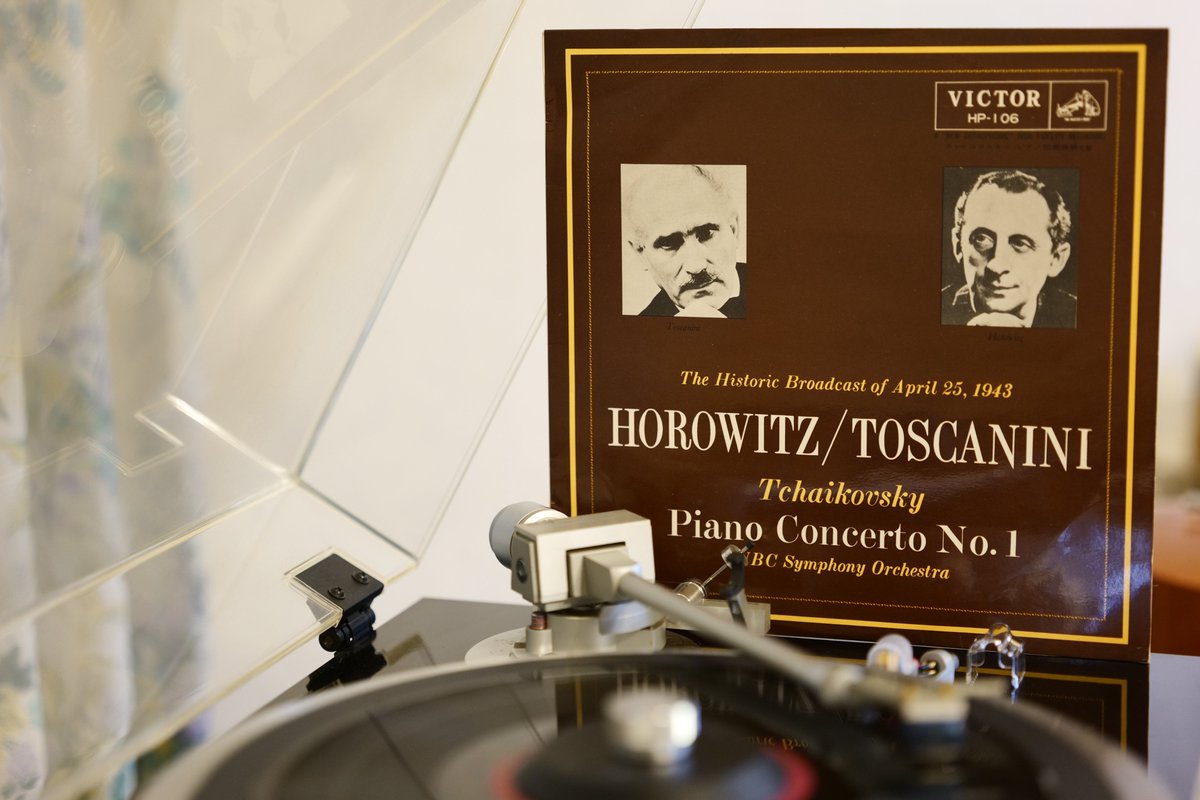 #モノラル 針ついでに義理の親子の
#Tchaikovsky #PianoConcerto No.1
#Horowitz Pf #Toscanini cond. #NBCSymphonyOrchestra 
#NowPlaying #ClassicalMusic
#VinylRecords #Vinyl #アナログレコード