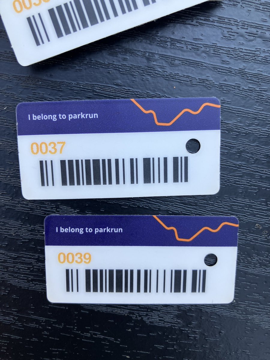 Don’t forget to return your finish tokens afterwards! They’re not souvenirs - we need to reuse them every week 😊 #loveparkrun #caledonianpark