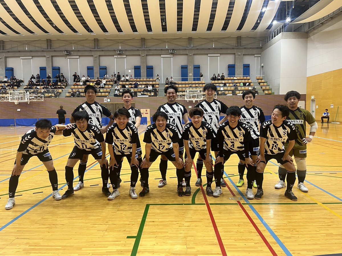 昨日の試合結果です

【レディース】
🏆関西フットサル女子リーグ第2節
🏟️和歌山県河南総合体育館
🆚バンブレディース(京都)
1-1 draw(1P0-1・2P1-0)
No13板谷

【トップ】
🏆関西フットサル1部リーグ
🏟️大阪府堺市原池体育館
🆚大阪成蹊大学
3-4 Lose(1P1-2・2P2-2)
No14佐藤
No6竹川
No7河端
