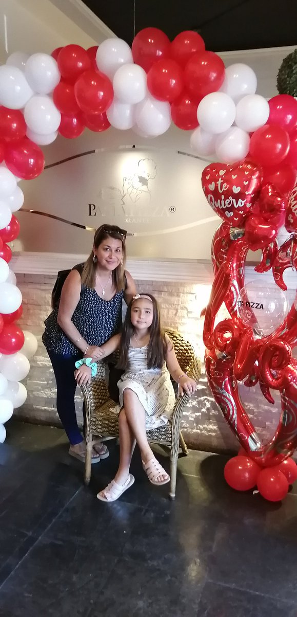 lrblink182's tweet photo. #alerta #meganoticias muy feliz día a mi amor te amamos saludos desde san antonio https://t.co/5oSjaVSrvx