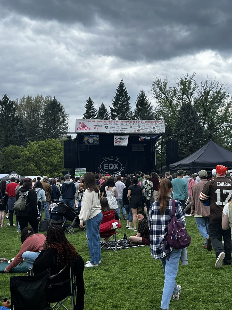 Tulip Fest was so fun 🥰

There were so many beautiful flowers, I got to start my day with outdoor yoga, see The Front Bottoms, eat yummy food and spend the day with my love 🩷 

I need to find more flower festivals 👀