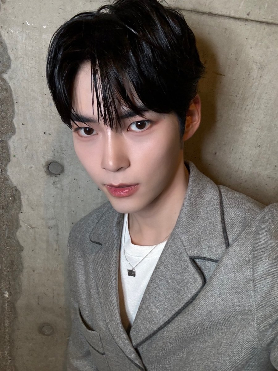 ZB1_official's tweet image. _💌

제로즈~🌹
KCON JAPAN 2024 다들 잘 봤나 :)
이제 쇼케이스 하러 한국으로 출바알
Feel the POP 으로 만나자아❤️

#SUNGHANBIN #성한빈
#ZEROBASEONE #ZB1 #제로베이스원