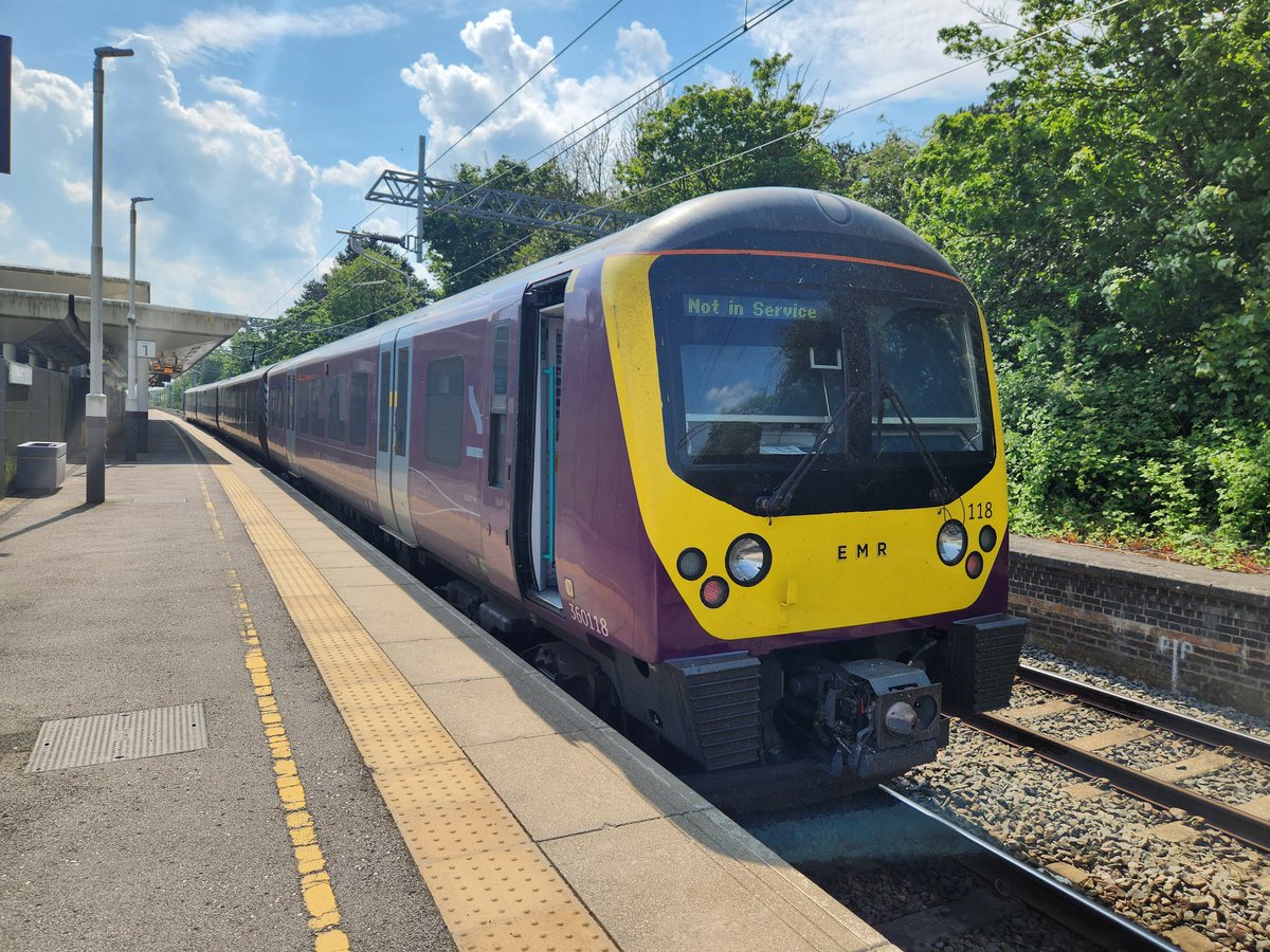 Well here we are again 360118 stands ready to work 1h12 to London at corby ##sundayworking