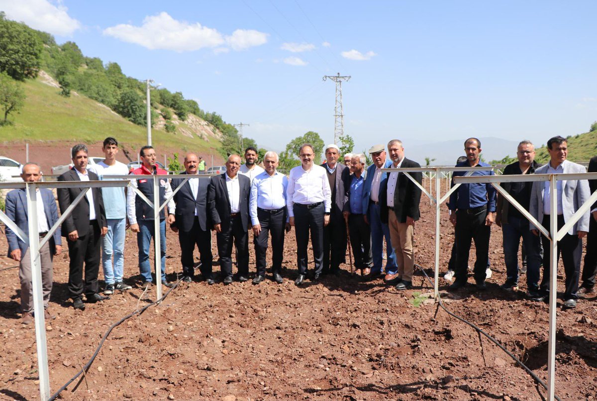 Siirt Bağcılığını Geliştirilmesi Projesi kapsamında, Baykan/ Kasımlı köyünde düzenlenen modern bağların açılış törenine katılım gerçekleştirdik. Damla Sistemli Yüksek Telli Terbiyeli Bağ Sistemi Kurulumu Projesi kapsamında Kasımlı köyümüzde 1 milyon 200 bin lira bütçe ile 8…