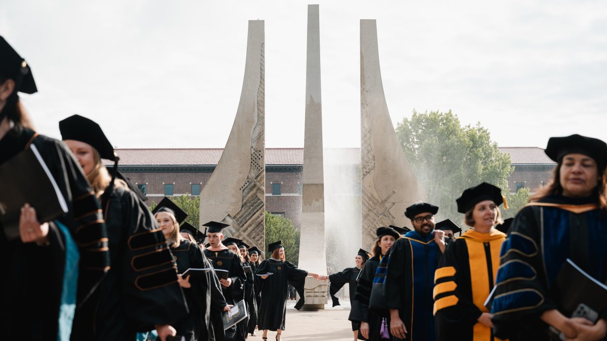 Today, we close a successful weekend of celebrating the Class of 2024. 🎓🤩 Join us via livestream for today’s commencement ceremonies. 👇 Don't forget to share your best photos from the weekend using #PurdueWeDidIt. 📸 purdue.university/3wl85sp