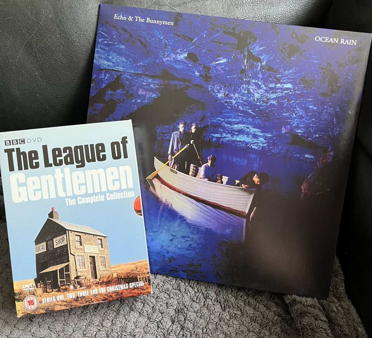 today’s purchases <333

#echoandthebunnymen #leagueofgentlemen