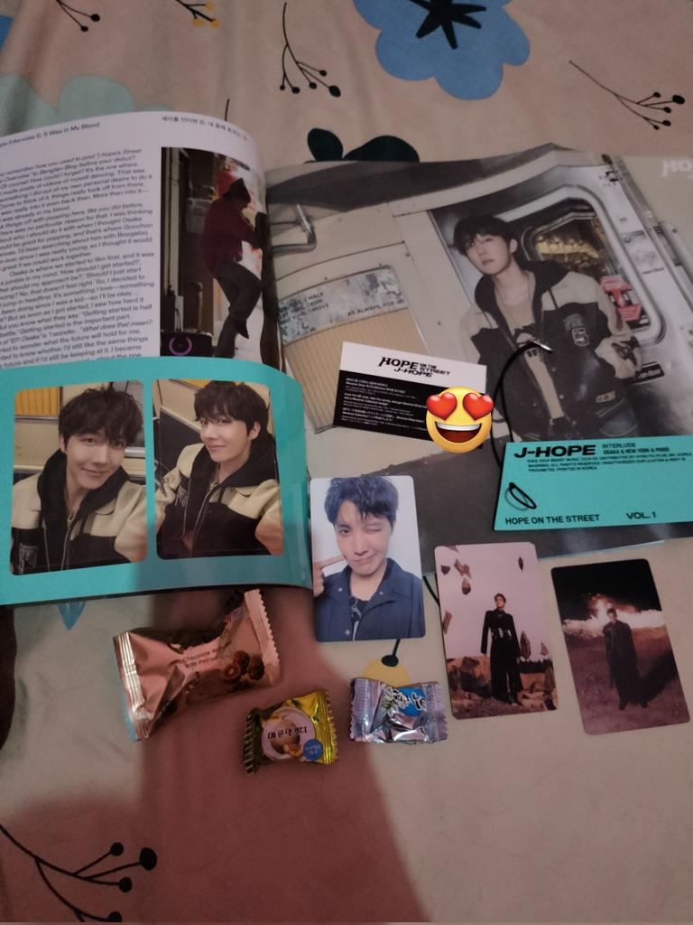 Aaaaaaaahhhhhhhhhhhh thank you so much love 🥰🥰🥰 <a href="/taebearry95/">Tutirdy</a>  hadiah cantiknya bener2 cantik bgt kak 😭😭😭 bener2 masih gak nyangka akutuh 😭😭😭 maacih kak atas kebahagiaan ini 😘😘😘 sehat² dan bahagia sll ya akakku yg Baek ini 🫂🫂🫂