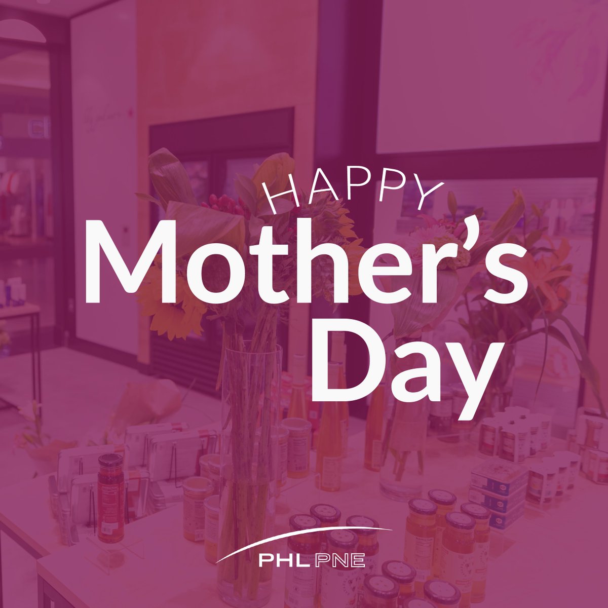 #HappyMothersDay to all moms near and far from #PHLAirport!